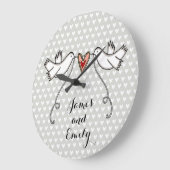 Personalisierte weiße Tauben Hochzeitsgeschenk Acr Große Wanduhr (Winkel)