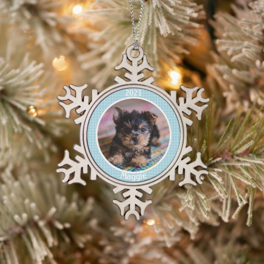 Personalisierte Welpe's erstes Weihnachtsfest Foto Schneeflocken Zinn-Ornament (Baum)