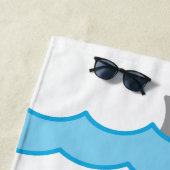Personalisierte wunderliche Haifisch-Flosse auf Strandtuch (Beispiel)
