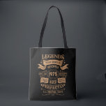 Personalisierten fünfzig Vintagen 50. Geburtstagsp Tasche<br><div class="desc">Machen Sie Ihren Geburtstag mit diesem einzigartigen Design zu einem besonderen Erlebnis. Fügen Sie Ihrer Geburtstagsfeier eine Touch eleganter Eleganz hinzu mit unseren exquisiten, einzigartigen Designs. Diese Grafiken verleihen jedem Produkt Raffinesse und Originalität und schaffen so ein unvergessliches und stilvolles Geschenk. Sie sind perfekt für diejenigen, die eine Touch zeitlosen...</div>