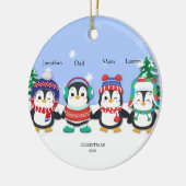 Personalisierten Niedlichen vier Pinguin-Schneesze Keramik Ornament (Links)