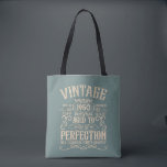 Personalisierten Vintagen 75. Geburtstag Whiskey T Tasche<br><div class="desc">Machen Sie Ihren Geburtstag mit diesem einzigartigen Design zu einem besonderen Erlebnis. Fügen Sie Ihrer Geburtstagsfeier eine Touch eleganter Eleganz hinzu mit unseren exquisiten, einzigartigen Designs. Diese Grafiken verleihen jedem Produkt Raffinesse und Originalität und schaffen so ein unvergessliches und stilvolles Geschenk. Sie sind perfekt für diejenigen, die eine Touch zeitlosen...</div>