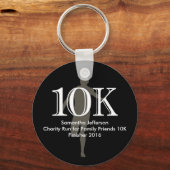 Personalisierter 10k-Lauf-Sake Schlüsselanhänger (Rückseite)