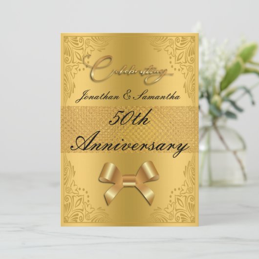 Personalisierter 50. Hochzeitstag Gold Bow Einladung (Stehend Vorderseite)