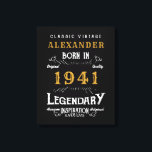Personalisierter 80. Geburtstag Geboren 1941 Vinta Leinwanddruck<br><div class="desc">Eine personalisierte Leinwand für den Geburtstagsschüler, der 1941 geboren und 80 Jahre alt wurde. Fügen Sie den Namen zu diesem Vintagen Retro-Stil Schwarz, Weiß und Gold für ein maßgeschneidertes 80. Geburtstagsgeschenk hinzu. Bearbeiten Sie den Namen und das Jahr einfach mit der Vorlage. Ein wunderbares, individuelles, schwarzes Geburtstagsgeschenk. Mehr Geschenke und...</div>