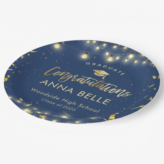 Personalisierter Abschluss Custom Class of 2025 Ch Pappteller (Schrägansicht)