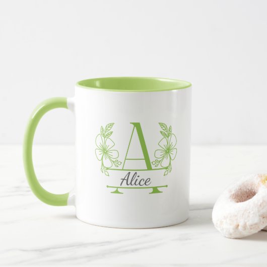 Personalisierter Anfangsbuchstabe Blumenmonogramm- Tasse (Mit Donut)