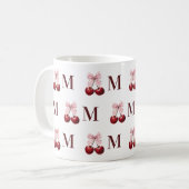 Personalisierter Anfangsbuchstabe Kirsch-Gingham-M Kaffeetasse (Vorderseite Links)