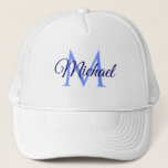 Personalisierter Anfangsbuchstabenname für ihn für Truckerkappe<br><div class="desc">Personalisierter Anfangsbuchstabenname für ihn für ihr Template Unisex Elegant Trendy White Trucker Hut.</div>