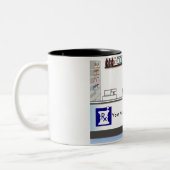 Personalisierter Apotheker - Cartoon Zweifarbige Tasse (Links)