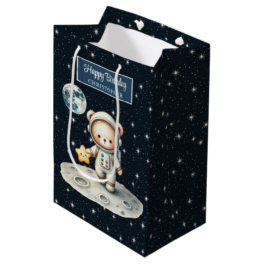 Personalisierter Bärenbeutel zum Geburtstag Mittlere Geschenktüte (Vorderseite Schrägansicht)