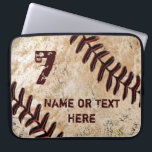 Personalisierter Baseball-Laptop Kasten, NAME und Laptopschutzhülle<br><div class="desc">Der personalisierte Baseball-Fall, der mit Ihrem eigenen NAMEN und Jersey-ZAHL, Monogramm oder löschen besonders angefertigt wird sie einfach. Unter personifizieren Sie ihn Bereich, rechts Ihr, Höhepunkt der vorübergehende Text und tippen Sie Ihren Text in die 2 Text-Kasten-Vorlagen ein. Neues iPhone 6 PLUS und iPhone 6 Hüllen, zum dieser coolen Baseballabdeckung...</div>