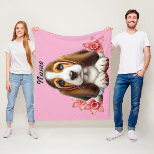 Personalisierter Basset-Hund-Welpe mit Blume Fleecedecke