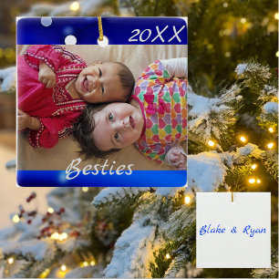 Personalisierter "Besties" Blue Holiday Keramikornament