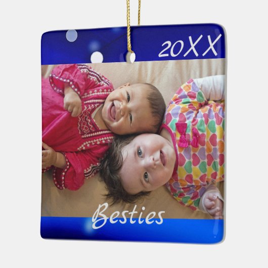 Personalisierter "Besties" Blue Holiday Keramikornament (Links)