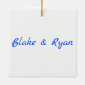 Personalisierter "Besties" Blue Holiday Keramikornament (Rückseite)
