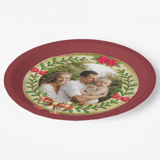 Personalisierter Bilderrahmen und Weihnachtskranz Pappteller (Schrägansicht)