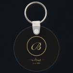Personalisierter Black Button-Schlüsselanhänger Schlüsselanhänger<br><div class="desc">Personalisiertes Monogramm und Name.</div>