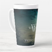 Personalisierter blauer Himmel mit MondLatte Tasse (Linke Ecke)