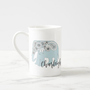 Personalisierter blauer Paisley-Elefant Boho Chic Porzellantasse