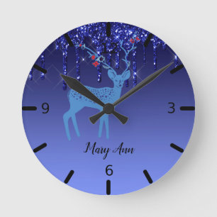 Personalisierter Blumenblauer Hirschtropfen Glitze Runde Wanduhr