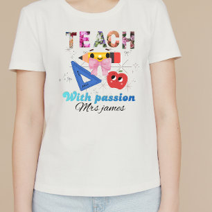 Personalisierter Blumenbuchstabe Coquette-Schleife T-Shirt