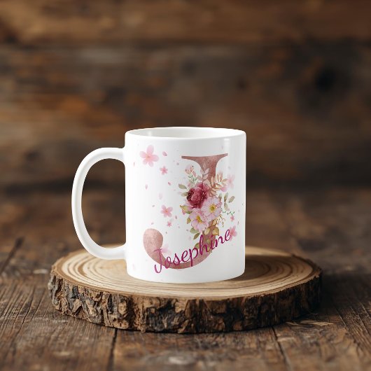 Personalisierter Blumeninitial-Becher – Buchstabe Kaffeetasse