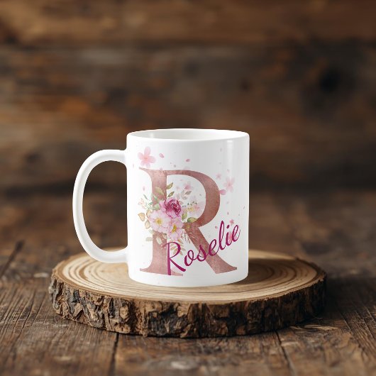 Personalisierter Blumeninitial-Becher – Buchstabe  Kaffeetasse