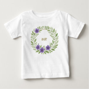 Personalisierter Blumenkranz – Individueller Name Baby T-shirt