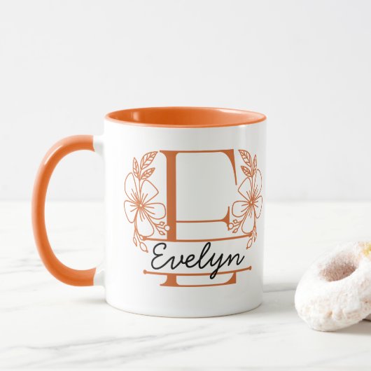 Personalisierter Blumenmonogramm-Buchstabe E Beche Tasse (Mit Donut)