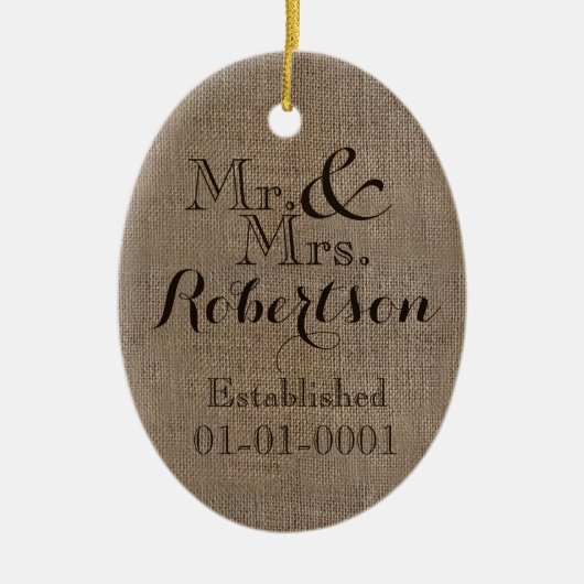 Personalisierter Burlap-Look Rustikaler Hochzeitsk Keramik Ornament (Vorne)