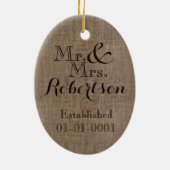 Personalisierter Burlap-Look Rustikaler Hochzeitsk Keramik Ornament (Hinten)