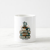 Personalisierter Coffee In Code Out Programmierer Kaffeetasse (Mittel)