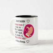 Personalisierter Daddy to be from Bump Christmas 2 Zweifarbige Tasse (Vorderseite Links)