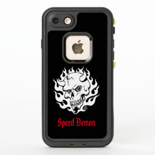 Personalisierter Dämonenschädel in Flammen