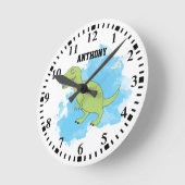 Personalisierter Dinosaurier mit blauem Wasser Runde Wanduhr (Winkel)