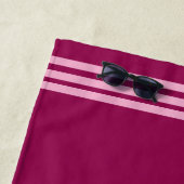 Personalisierter Dusky-Maroon mit rosa Streifen Strandtuch (Beispiel)