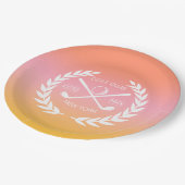 Personalisierter Eleganter Golf Club Pappteller (Schrägansicht)