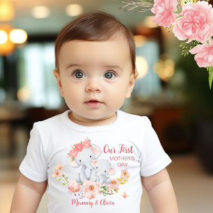 Personalisierter erster Muttertag-Elefant für Baby T-shirt
