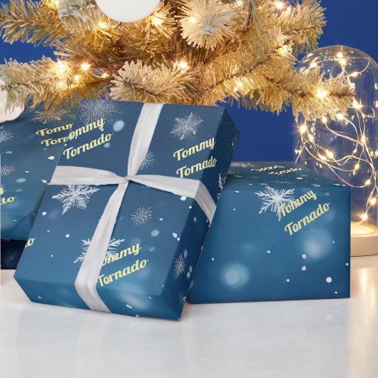 Personalisierter, fallender Schneeflocken Geschenkpapier (Feiertage)