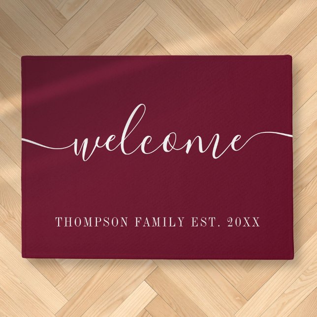 Personalisierter Familienname Burgundy Begrüßungso Fußmatte (Personalized Family Name Burgundy Welcome Doormat)