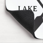 Personalisierter Familienname Lake House Mousepad (Ecke)