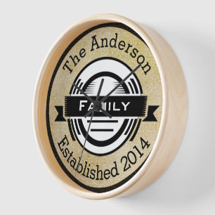 Personalisierter Familienname Retro-Logo-Stil Uhr