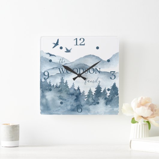 Personalisierter Familienname Waldhütte Quadratische Wanduhr (Zuhause)