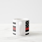 Personalisierter Feuerwehrhelfer mit dünner roter Espressotasse (Rückseite)