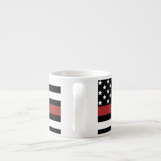 Personalisierter Feuerwehrhelfer mit dünner roter Espressotasse (Rückseite)