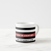 Personalisierter Feuerwehrhelfer mit dünner roter Espressotasse (Vorderseite Rechts)