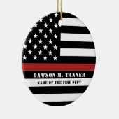 Personalisierter Feuerwehrhelfer mit dünner roter Keramik Ornament (Rechts)