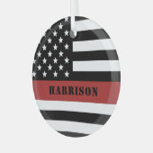 Personalisierter Feuerwehrhelfer mit dünner roter Ornament Aus Glas (Vorderseite links)