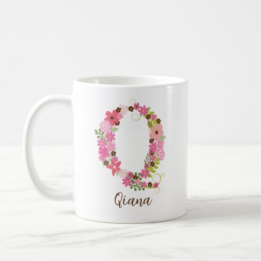 Personalisierter floraler Monogramm-Brief Q Kaffeetasse (Links)